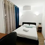 6 Homestay
